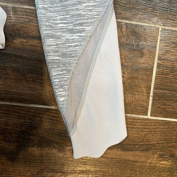 🩰✨ Lululemon High-Rise Leggings - Size 2 - Full Length - - Picture 3 of 5